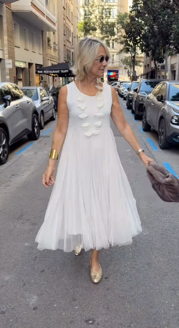 Lidia - Set with a Charming Fine Tulle Dress